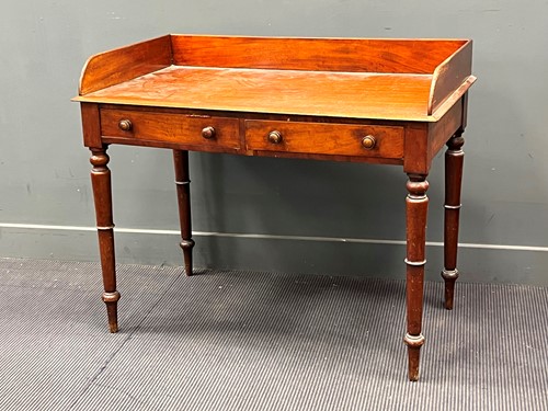 Lot 551 - A Victorian mahogany washstand with three...