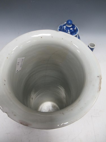 Lot 30 - A Chinese blue and white cylindrical vase, 4...