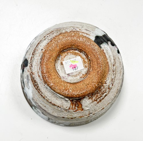 Lot 32 - Robin Welch (1936-2019), a stoneware bowl