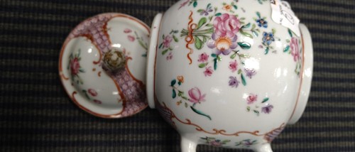 Lot 26 - An 18th century pearlware teapot and another...