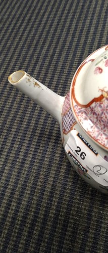 Lot 26 - An 18th century pearlware teapot and another...