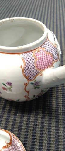 Lot 26 - An 18th century pearlware teapot and another...