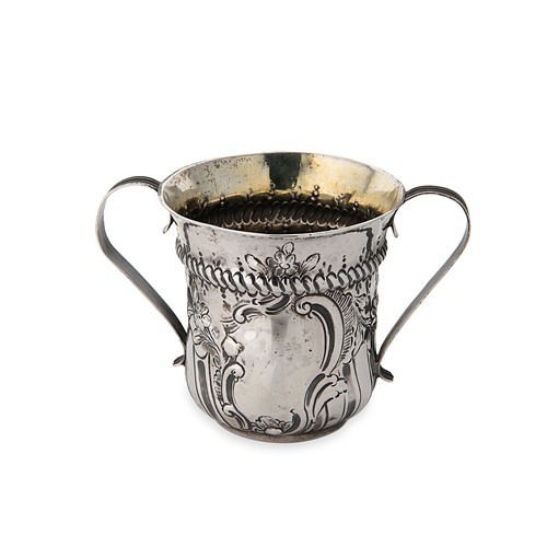 Lot 348 - A George III 18th century silver porringer