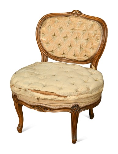 Lot 360 - A small French Louis XV style walnut framed button back chair or chauffeuse, 19th century