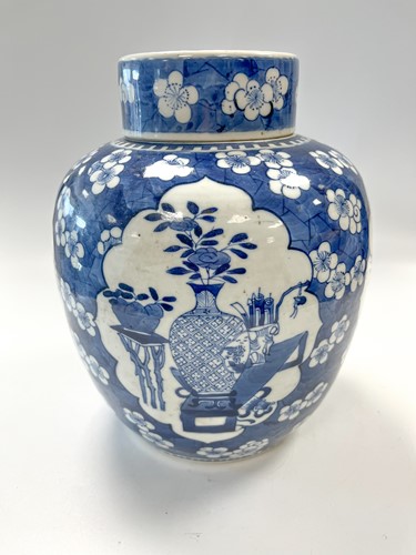 Lot 34 - A Chinese blue and white porcelain ginger jar and cover, Qing Dynasty, 19th century