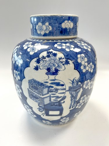 Lot 34 - A Chinese blue and white porcelain ginger jar and cover, Qing Dynasty, 19th century