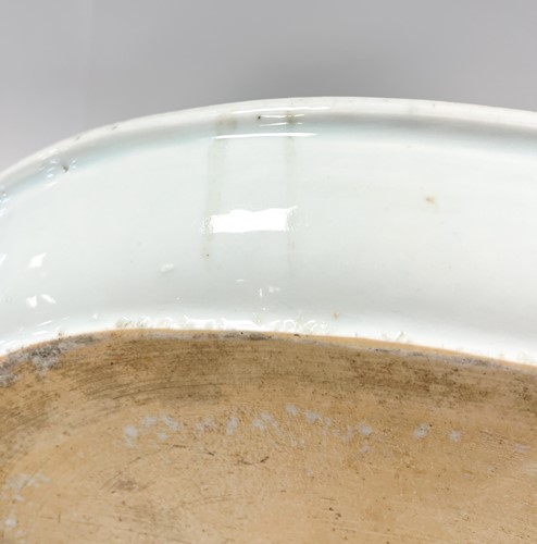 Lot 16 - A Chinese blue and white export porcelain oval basin, Chen Lung, circa 1770