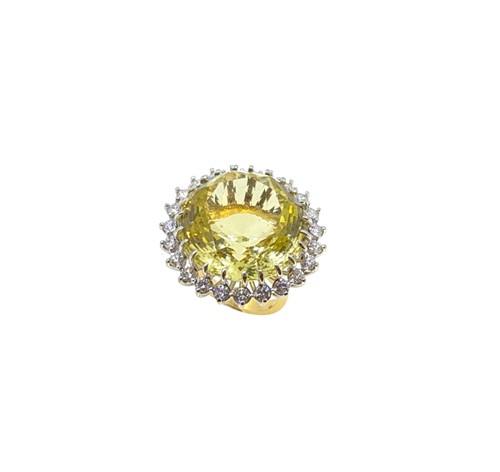 Lot 35 - A citrine cocktail ring