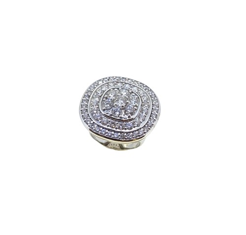 Lot 177 - A cushion shaped diamond set cluster ring