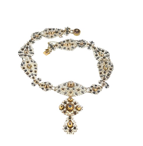 Lot 10 - A 19th century Iberian diamond set necklace