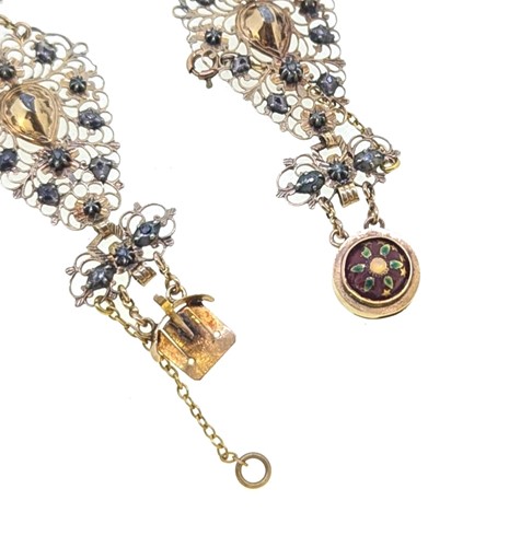 Lot 10 - A 19th century Iberian diamond set necklace