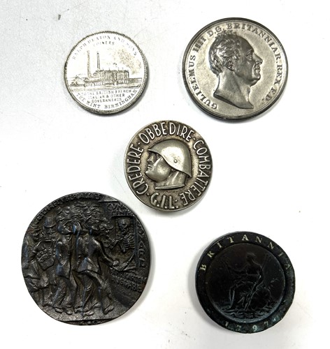 Lot 429 - A Mussolini brooch by 'Johnson Milano', 38mm;...