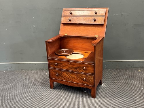 Lot 668 - Commode, as a mahogany chest of drawers, with...