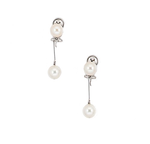 Lot 31 - A pair of diamond and cultured pearl ear pendants