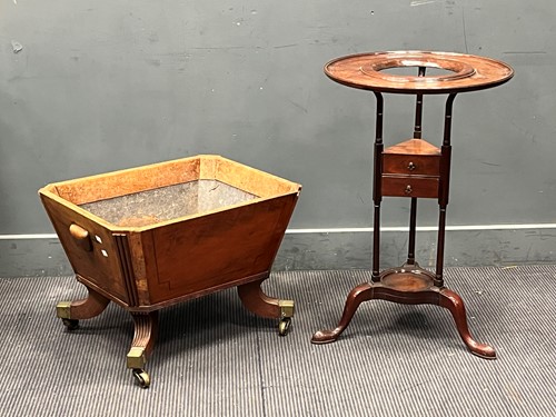 Lot 405 - A Regency mahogany cellarette without lid 44 x...