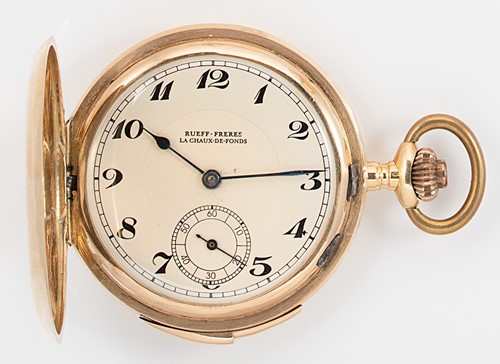 Lot 242 - Rueff Frères, La Chaux-de-Fonds - A Swiss 18ct gold minute repeating hunter pocket watch