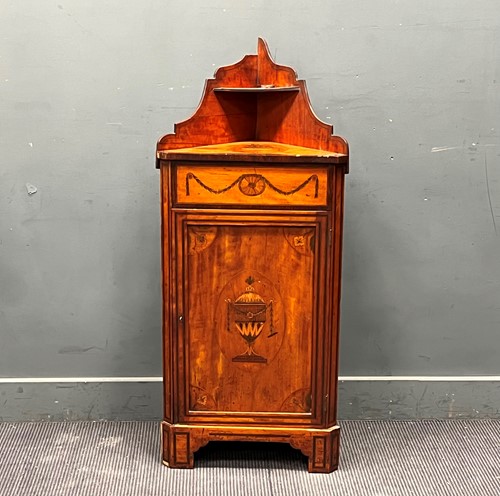 Lot 402 - A George III satinwood and inlaid free...