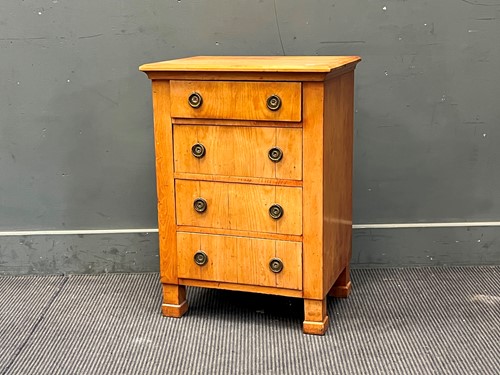 Lot 442 - A four drawer narrow chest of drawers 70 x 51...