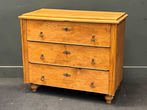 Lot 444 - A pine chest of three drawers~ 86 x 103 x 52cm