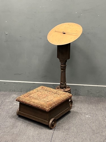 Lot 310 - A set of early Victorian Salters platform...
