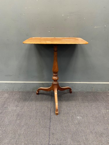 Lot 355 - A 19th century mahogany tripod wine table,...
