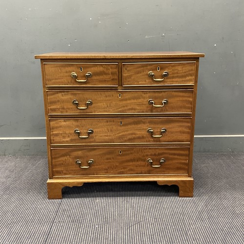 Lot 354 - A George III style mahogany small chest of...