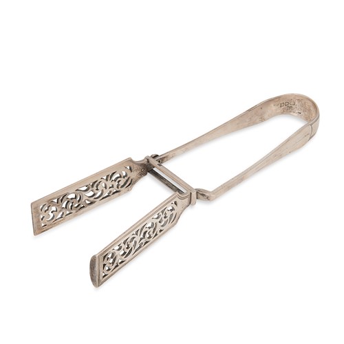 Lot 318 - A pair of Edward VII silver asparagus or sandwich tongs