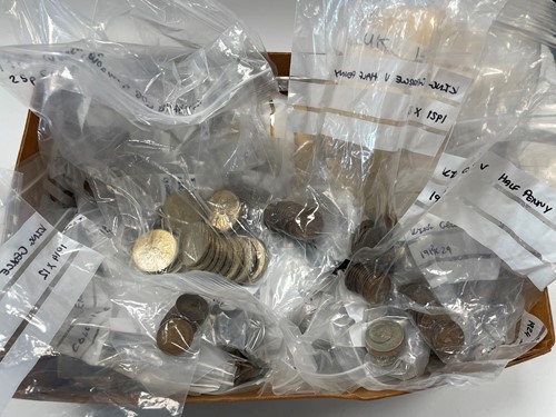 Lot 335 - A collection of GB coinage, mainly 20th...