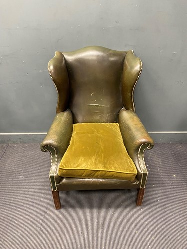 Lot 672 - George III style mahogany leather upholstered...