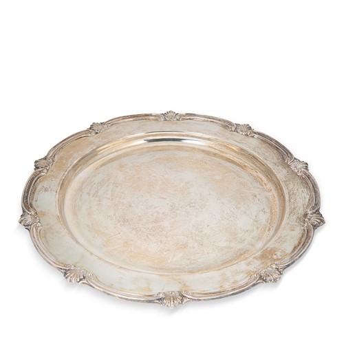 Lot 287 - A Peruvian metalwares silver platter