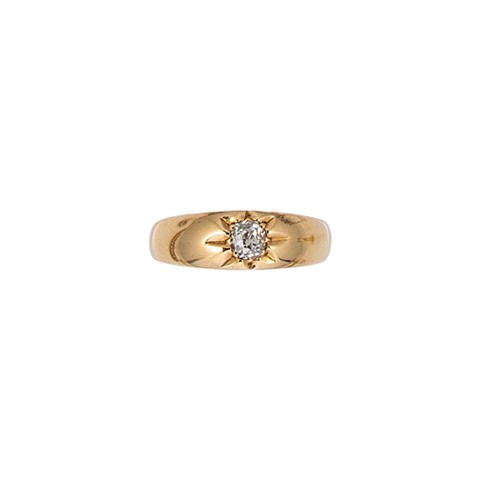 Lot 110 - A diamond set ring