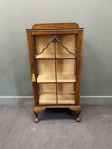 Lot 783 - An early 20th century display cabinet, the...