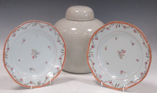 Lot 77 - A Chinese white crackle glazed porcelain...