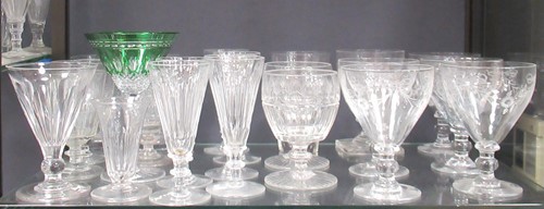 Lot 85 - Five matching etched large rummers or sundae...