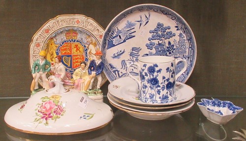 Lot 134 - Group of English ceramics, pair of...