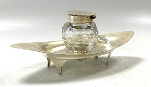 Lot 383 - An early 20th century silver and glass inkwell,...