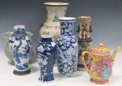Lot 92 - A group of damaged Asian porcelain vases etc,...