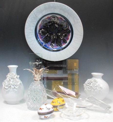 Lot 138 - A modern Baccarat glass slipper form vase,...
