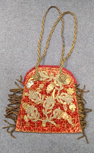 Lot 278 - A late 18th century bag or reticule decorated...