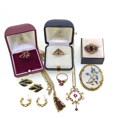 Lot 394 - A split pearl ring tested as 9ct gold, two...
