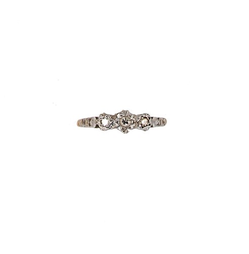 Lot 84 - A three stone diamond ring