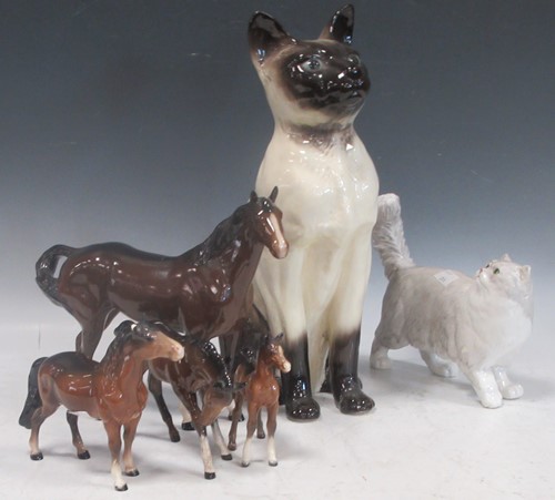 Lot 83 - A Beswick group of animal figurines, 20th...