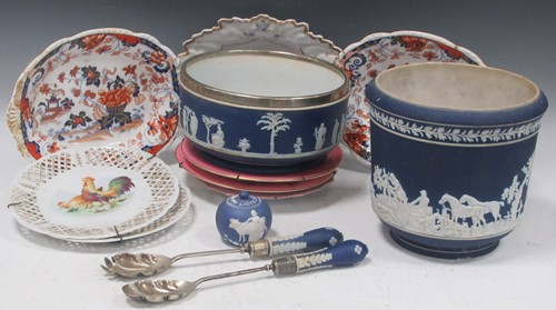 Lot 124 - A Wedgwood jasperware fruit bowl with silver...