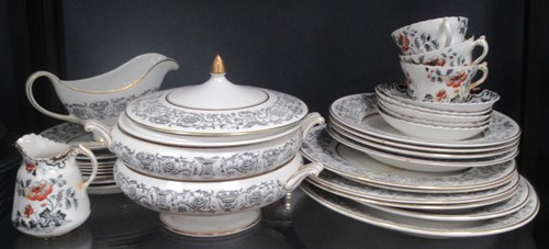 Lot 95 - English ceramics, to include Regency by...