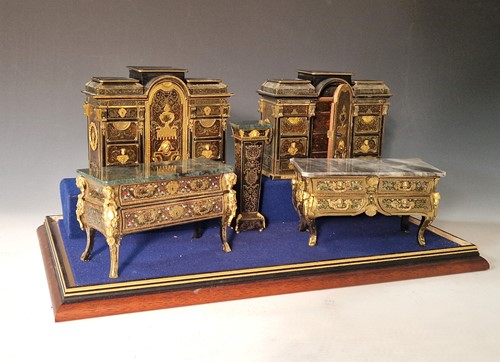 Lot 23 - A group of modern cased model furniture pieces by Ian Glasspool