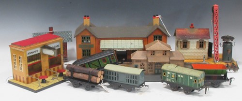 Lot 257 - Group of German tinplate railway models,...