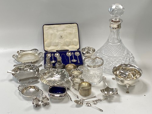Lot 366 - A collection of silverware including flatware,...