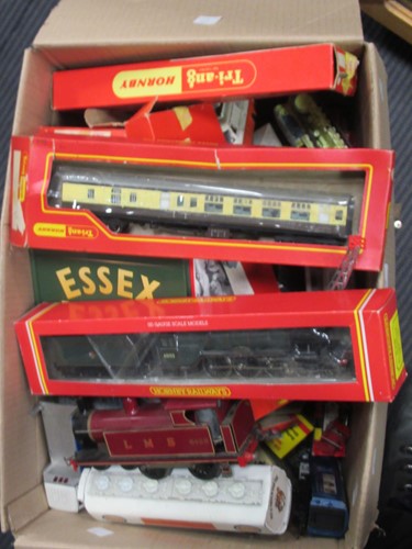 Lot 96 - A box of old models and toys to include Triang...