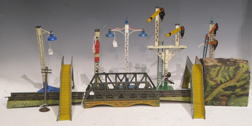 Lot 244 - Hornby Series and later model railway series:...
