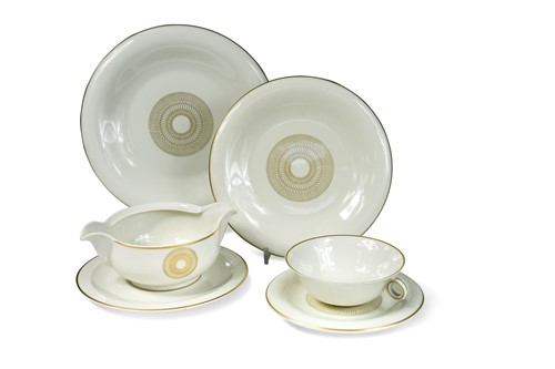 Lot 8 - Jean Luce (1895-1964), a porcelain dinner service